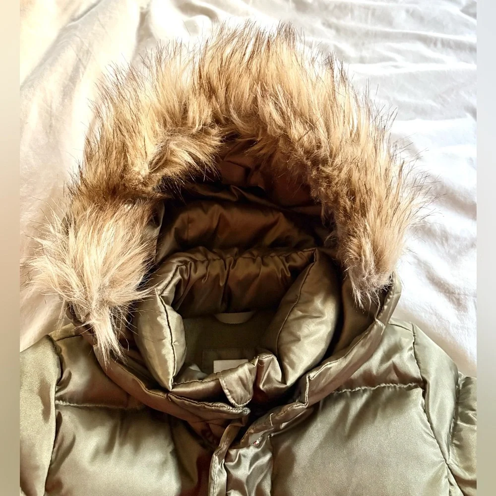 GAP Kids Olive Green Puffer Jacket with Fur Lined Hood size M